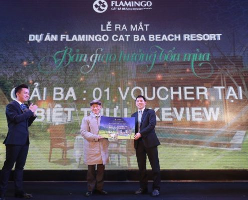 Trao tặng giải thưởng tại sự kiện ra mắt dự án Flamingo Cát Bà